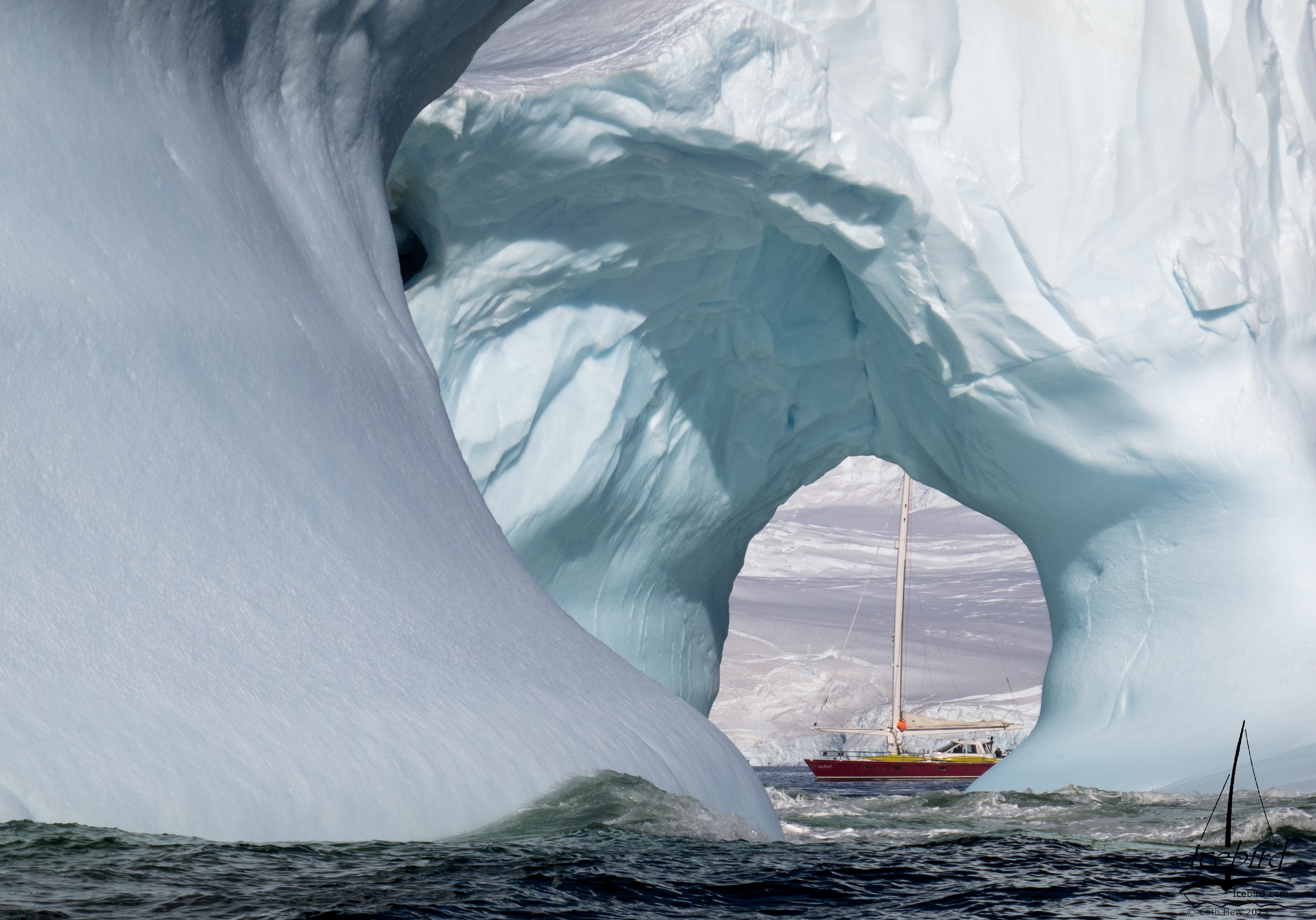 Spectacular icebergs